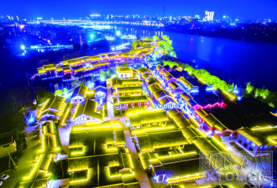 窯灣歷史文化街區(qū)夜景，燈光璀璨，美不勝收。