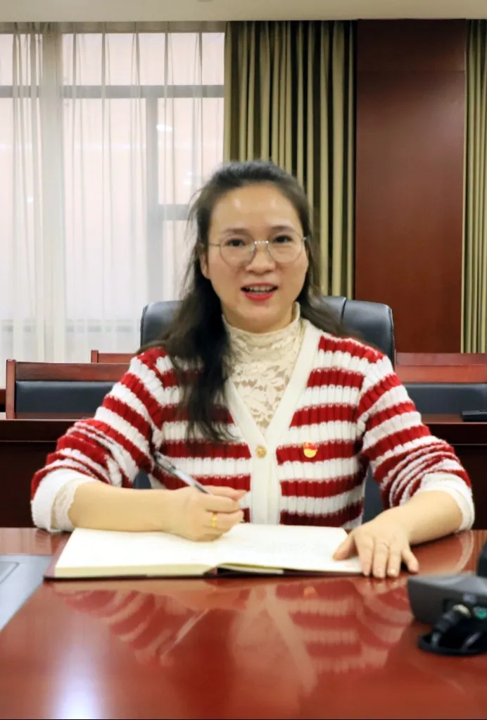 新思想激發(fā)新動(dòng)力,新血液迸發(fā)新力量!這場黨員大會(huì)收獲多 新思想激發(fā)新動(dòng)力,新血液迸發(fā)新力量!這場黨員大會(huì)收獲多